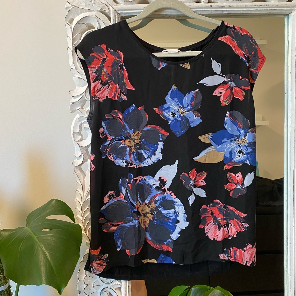 Reitman’s blouse size small